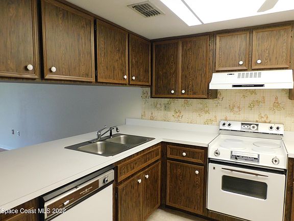 5th image of 1675 S Fiske Blvd #217