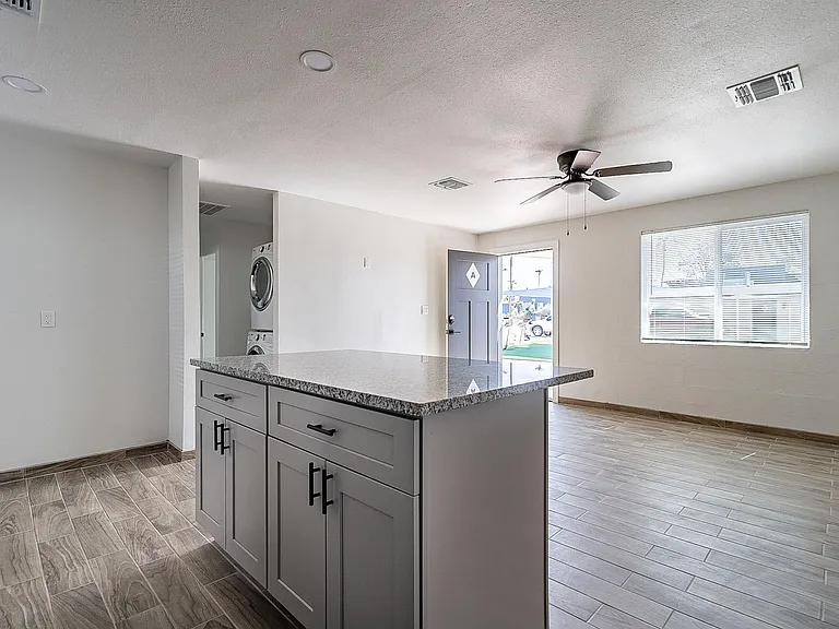 37 E El Parque Dr #A — Photo 16