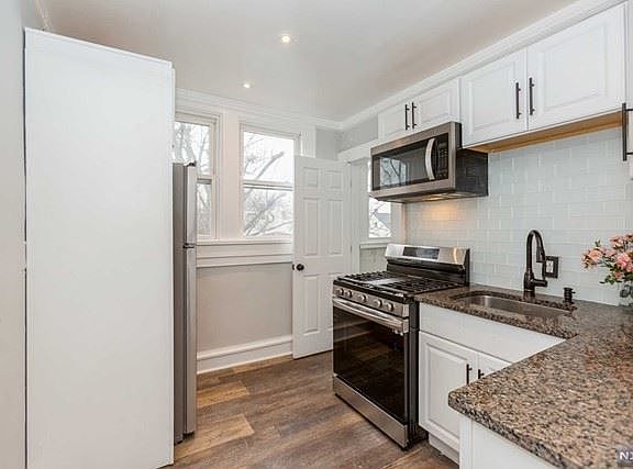 5th image of 65 Poe Ave #3