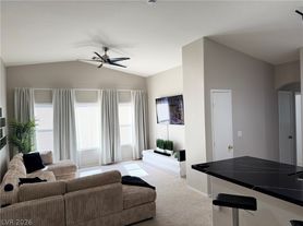 8628 Tomnitz Ave, Las Vegas, NV