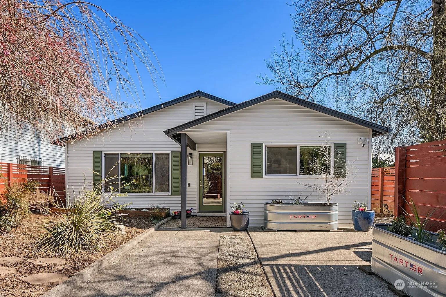 5012 32nd Avenue S photo 1
