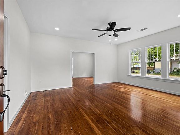 4th image of 205 W Kay St