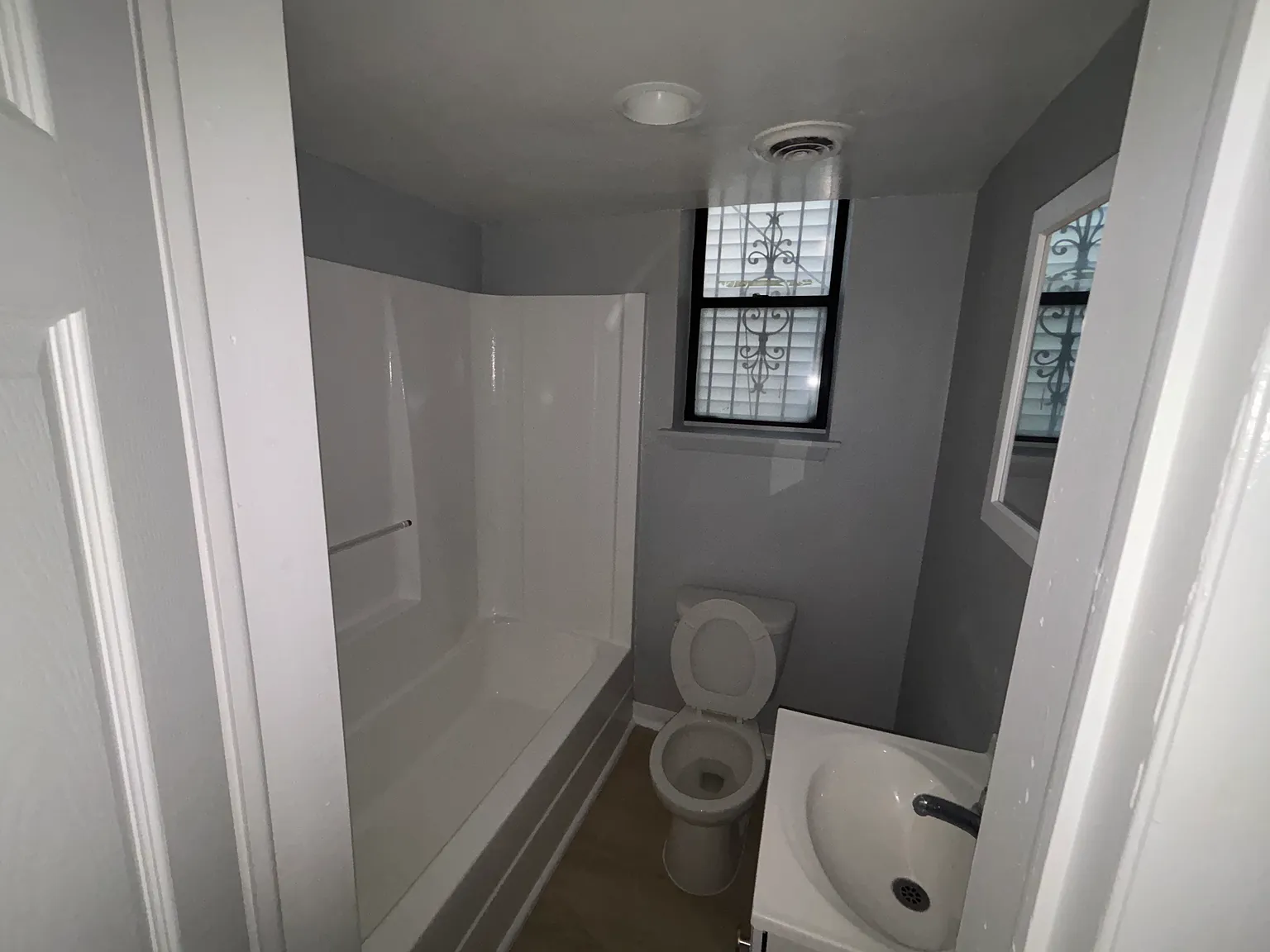 1 bed, $2,100 — Photo 2
