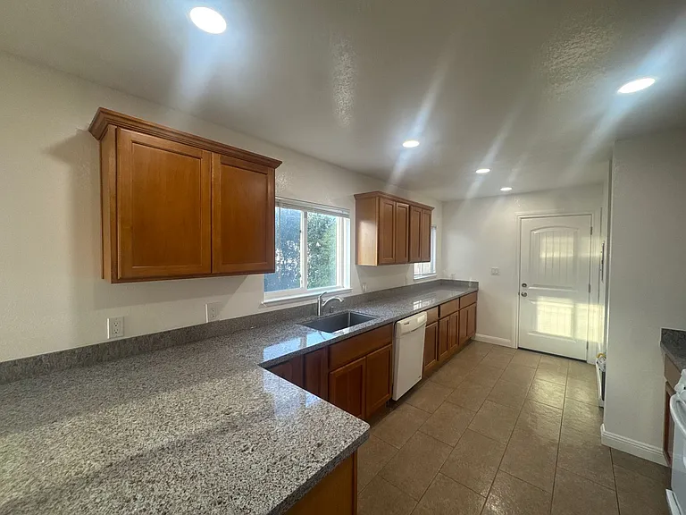2685 Havenscourt Blvd — Photo 12