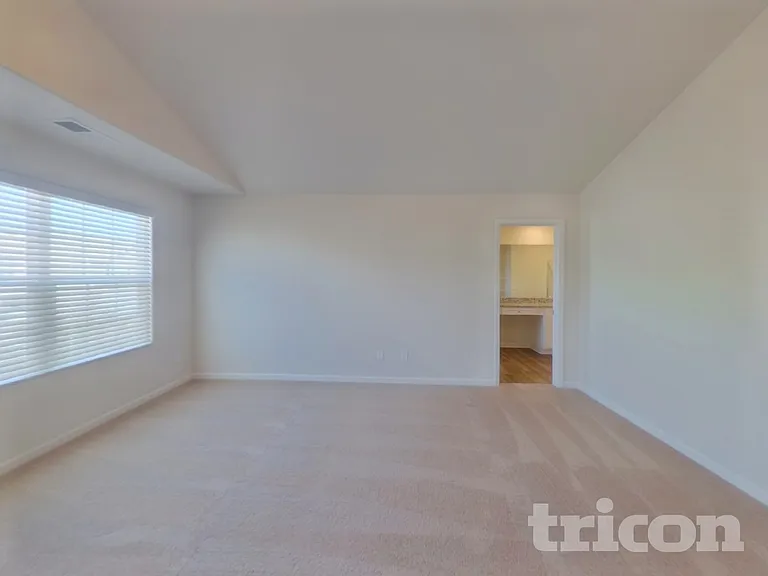 2186 Southlea Dr — Photo 11