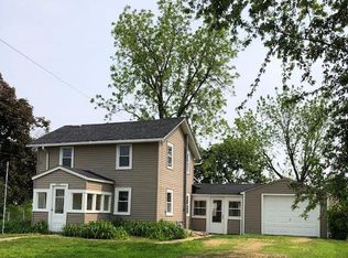 425 West Grv, Lena, IL 61048