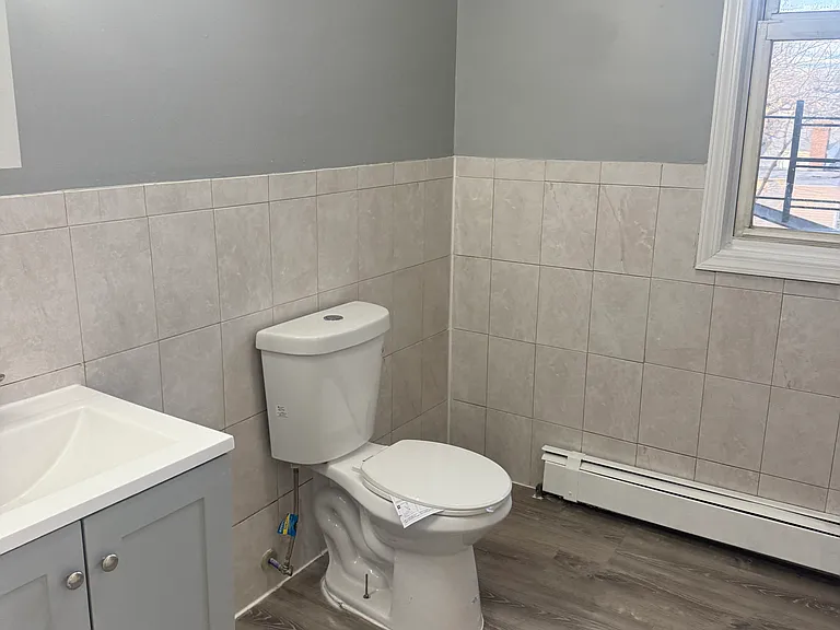 35-39 22nd St #3 — Photo 6