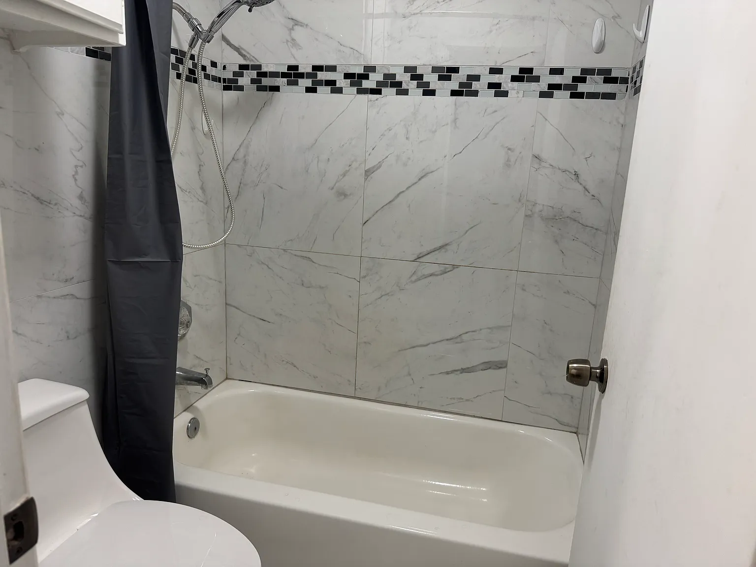 2 bed, 808 sqft, $3,000 — Photo 1