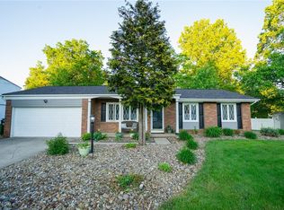 489 Green Meadow Dr, Tallmadge, OH