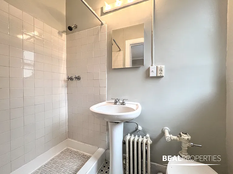 3831 N Fremont — Photo 8