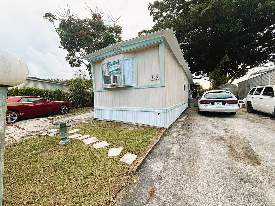 2nd image of 6800 NW 39th Ave Lot 255