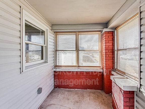 4th image of 1417 N Denny St