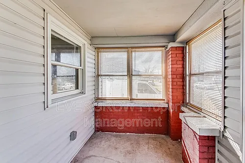 1417 N Denny St Photo 1
