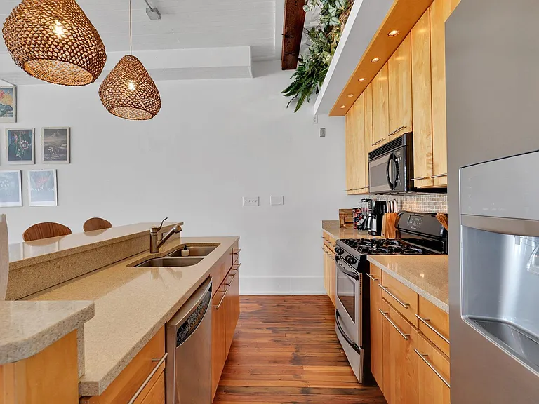 301 W Broughton St #4A — Photo 15