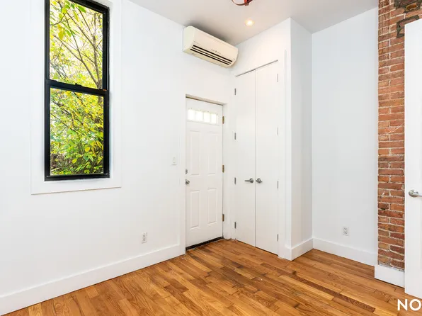 111 Dupont Street image 11 of 15