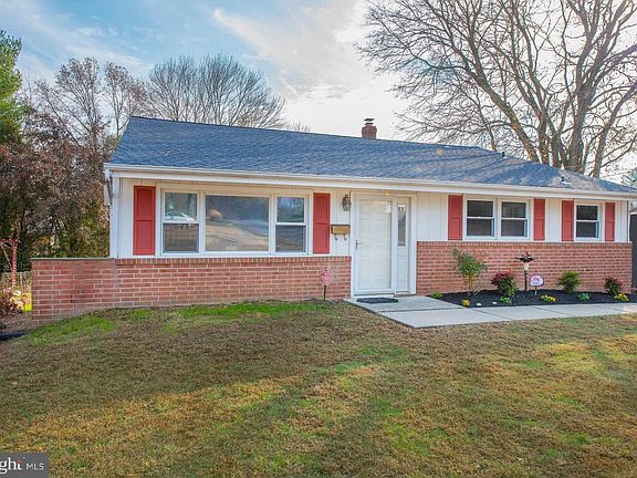 2nd image of 2042 Wildwood Dr