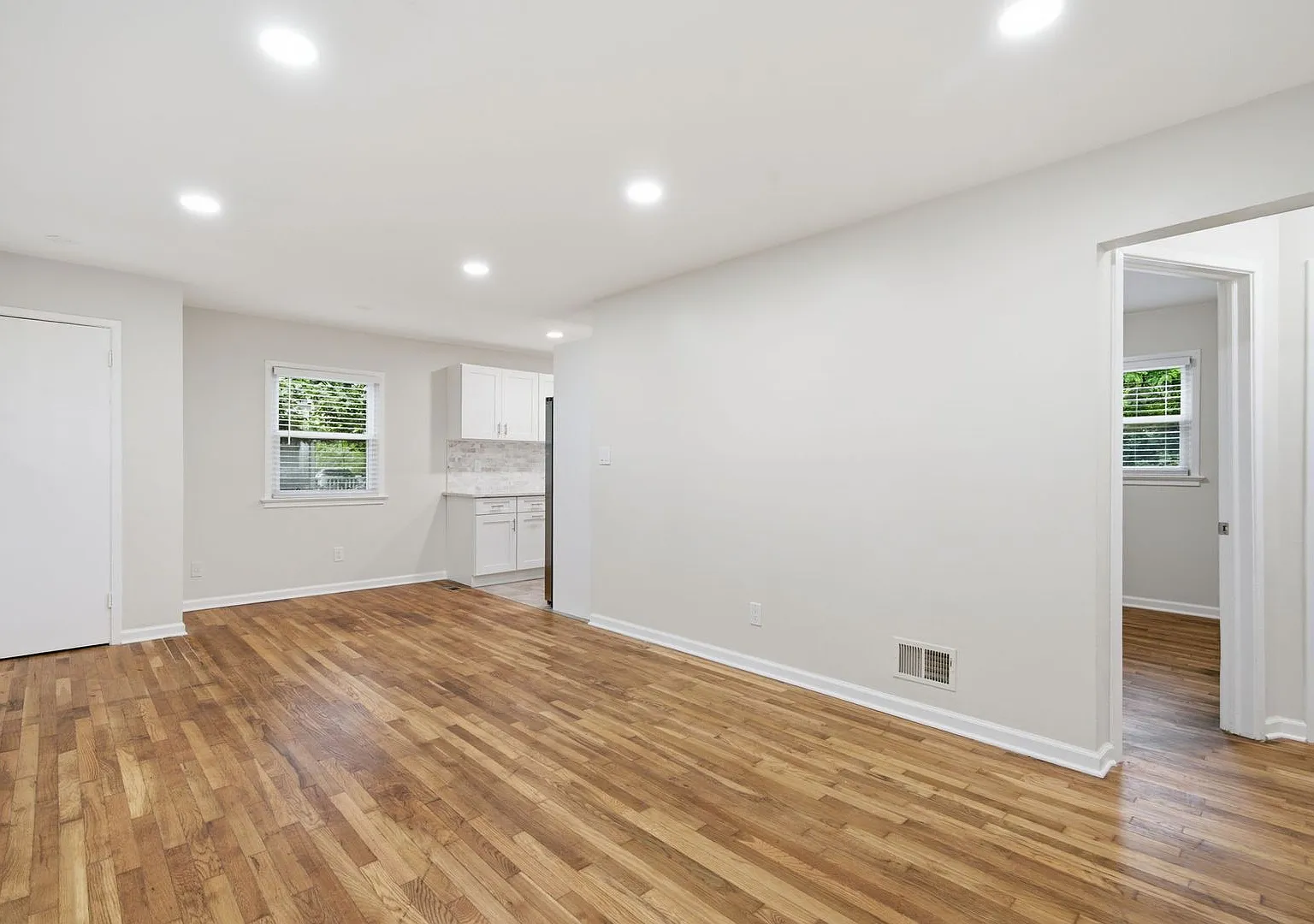 3BR/2BA - Updated Rockville Home in Twinbrook with Finished Basement — Photo 4
