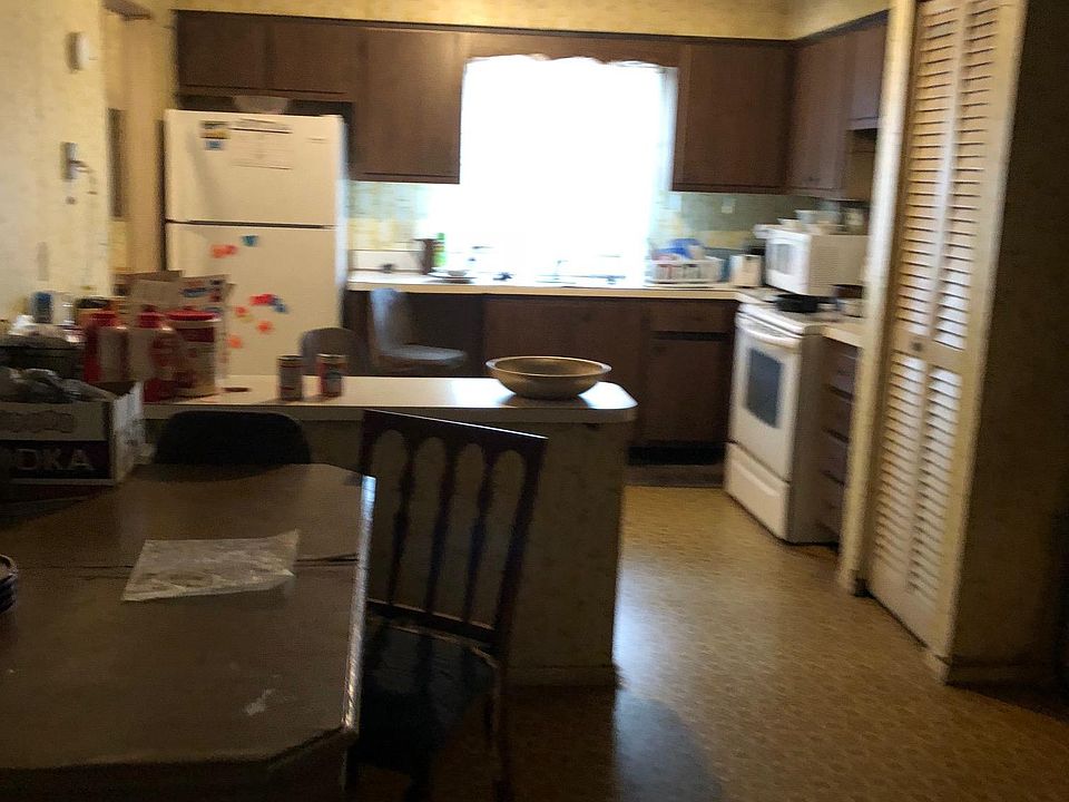 2nd image of 1043 Pompano Dr