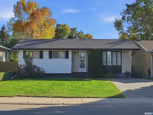 253 Laurentian Drive, Saskatoon, SK S7H 4R8