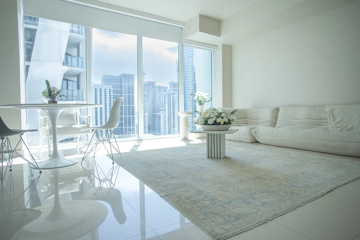 Building Photo - 1040 Biscayne Blvd #2908