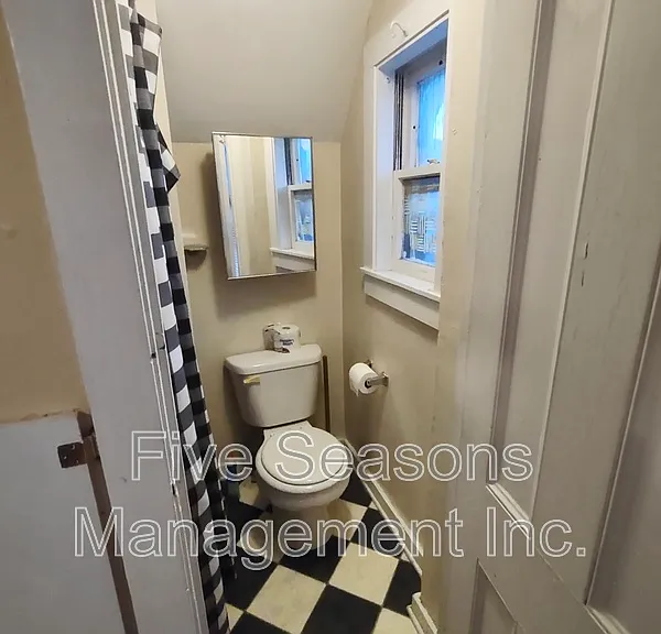 19 Grant St #6 — Photo 5