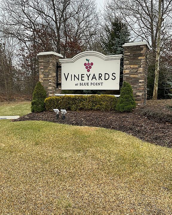 15 Avery Way UNIT 15, Blue Point, NY 11772 Zillow