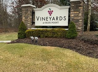 15 Avery Way #15, Blue Point, NY 11772