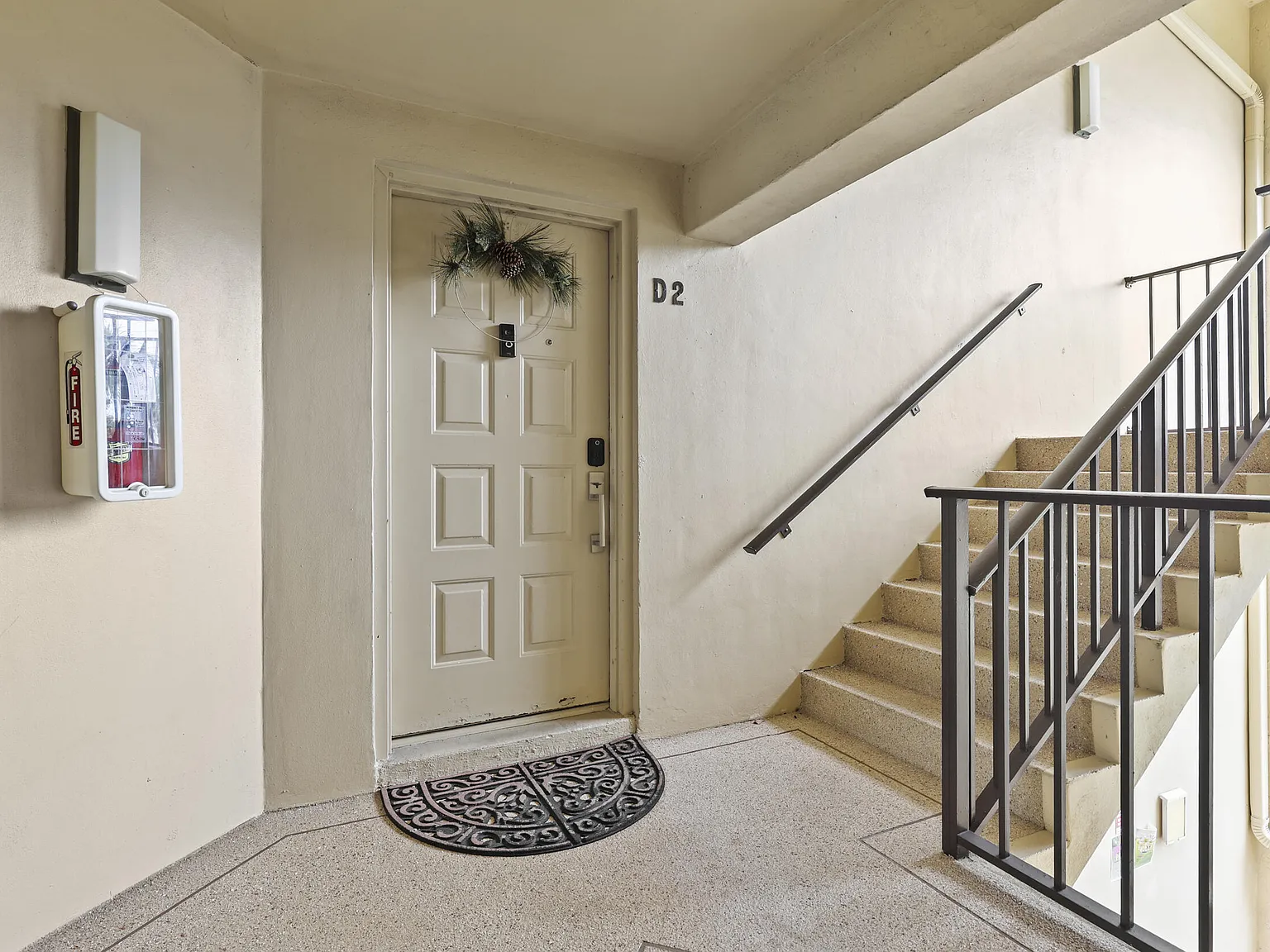 2 bed, 2.0 bath, 1005 sqft, $2,350 — Photo 2