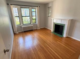 452 Park Dr APT 1, Boston, MA 02215