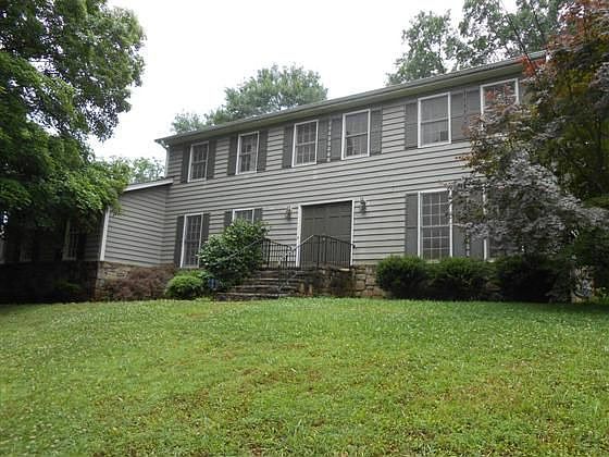 1st image of 865 E Riverbend Dr SW