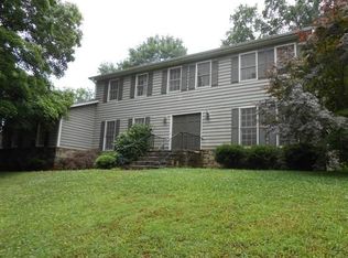 865 E Riverbend Dr SW, Lilburn, GA 30047
