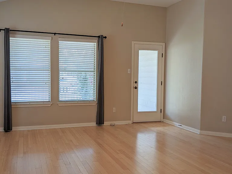 1502 Discovery Blvd — Photo 4