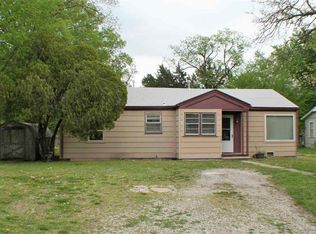 220 N Walnut St, Douglass, KS 67039