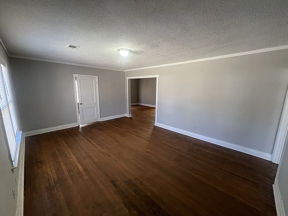 2nd image of 3581 Fairmont Ave