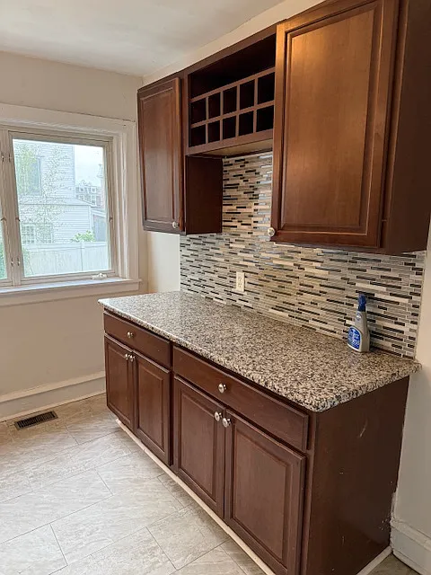 3 bed, 1400 sqft, $1,900 — Photo 3