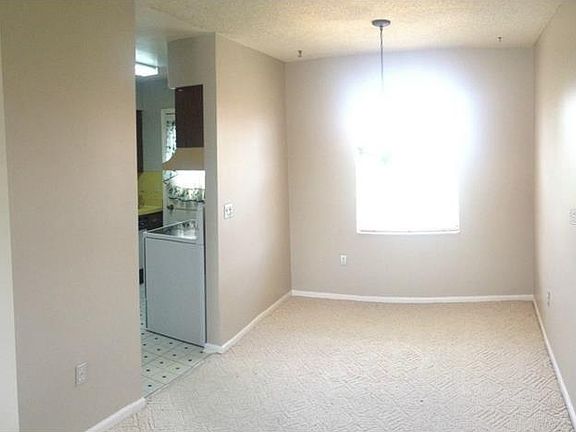 5th image of 1920 E Edgewood Dr