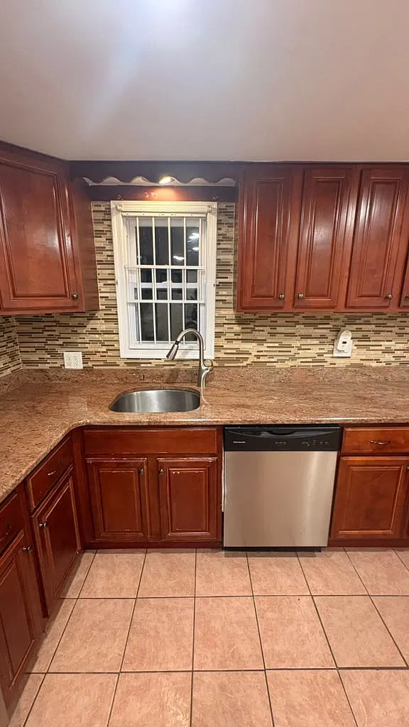 415 E Sanger St — Photo 3