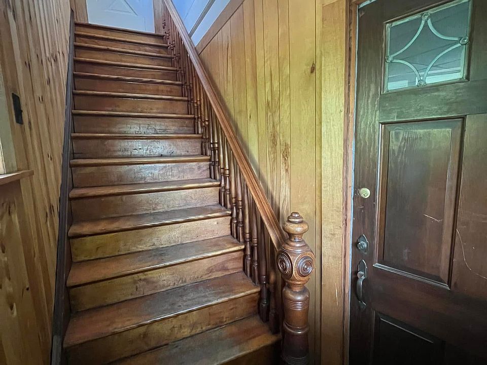 1st image of 310 Ampersand Ave #2