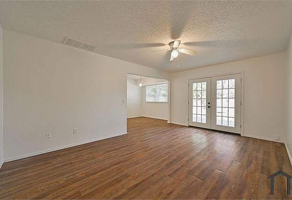 2nd image of 421 Meadow Lake Dr