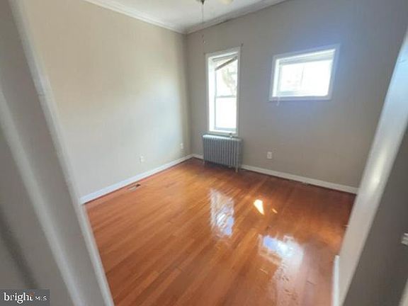 5th image of 1024 S Clinton St