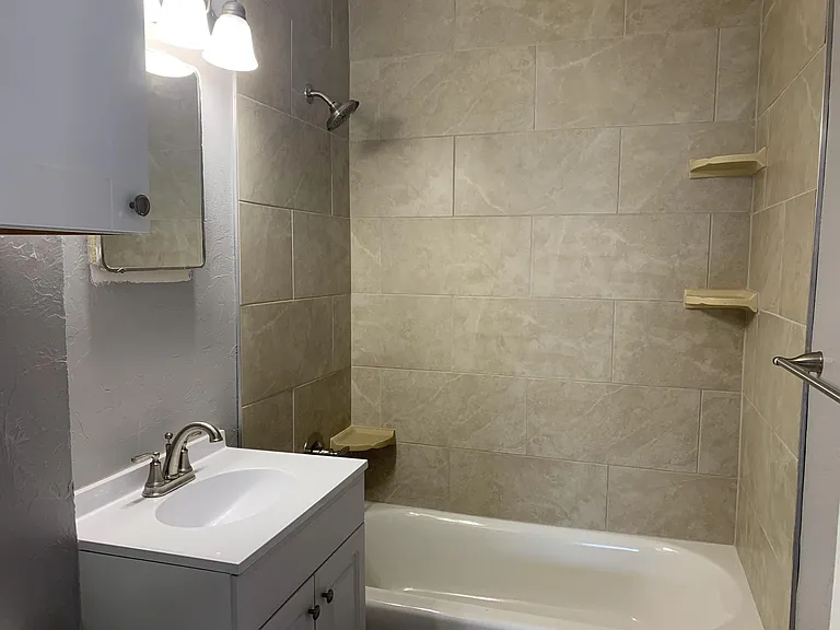 713 Chris Ave — Photo 2