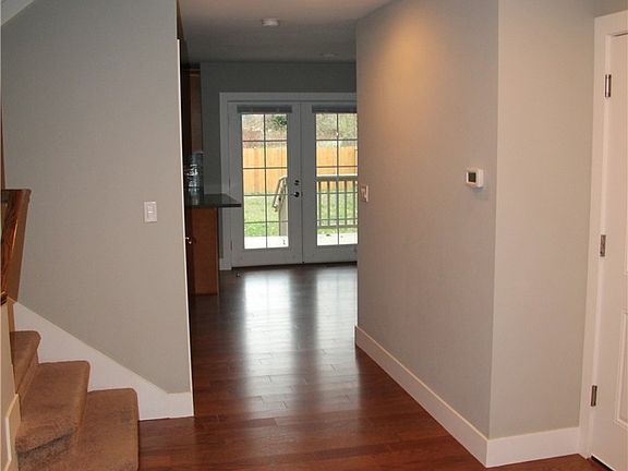 3rd image of 6027 Glenwood Ave #A