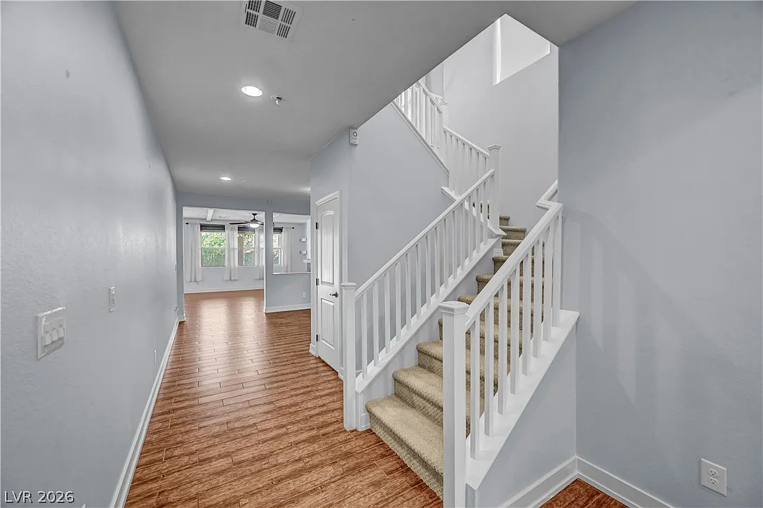4 bed, 3.0 bath, 2645 sqft, $4,840 — Photo 2
