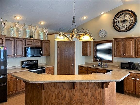 3rd image of 3013 Mulligan Dr