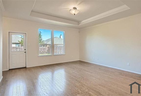 4th image of 404 Mariscal Pl