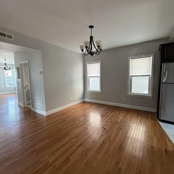 1033 N Main St — Photo 3