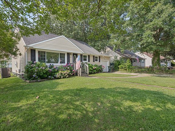 3rd image of 1261 River Oaks Dr