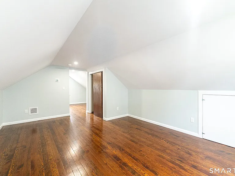 121 Victory St — Photo 14