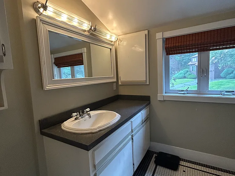 9 Cornwall Ln — Photo 18