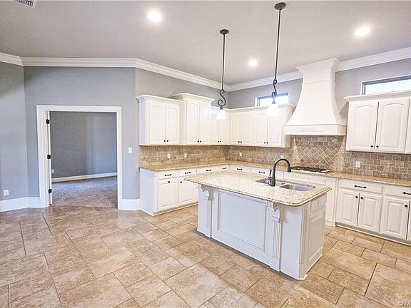 3rd image of 1511 Garland Pl